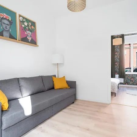 Апартаменты New In The Center Of *