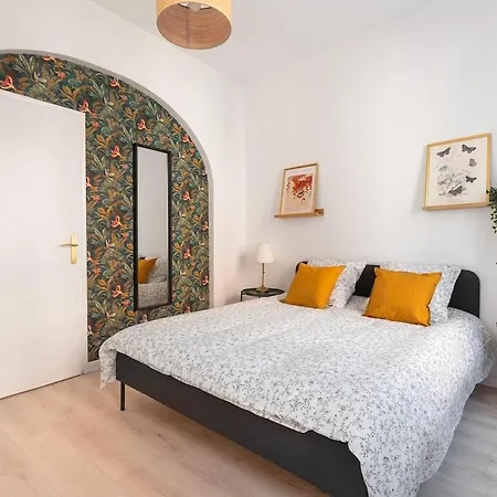 Апартаменты New In The Center Of